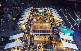 天漢長(zhǎng)街“知有漢”，秀出新“夜”態(tài)，點(diǎn)亮“夜經(jīng)濟(jì)”！縮略圖