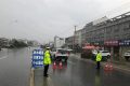 漢中交警：雨中“警”，風(fēng)中“情”，天漢暢通讓您平安出行縮略圖