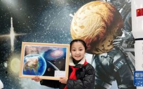 新華社關(guān)注！漢中大山女孩的航天夢想上“天宮”了 →縮略圖