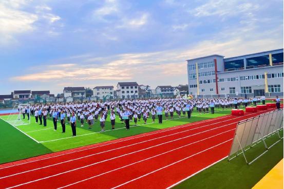 漢中市南鄭區(qū)城東小學舉行2023年秋季學期新生入學儀式插圖1 漢中市南鄭區(qū)城東小學舉行2023年秋季學期新生入學儀式插圖1