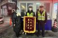 一名男子?失足?從?2米?高處?墜落?，多虧漢中交警縮略圖