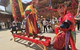 “十·一”假期，漢江源景區(qū)羌族儺藝演出免費(fèi)看！上刀山、過刀橋、下火海……縮略圖