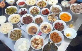 來鎮(zhèn)巴！殺年豬吃庖湯，這個味道嘎嘎香！縮略圖